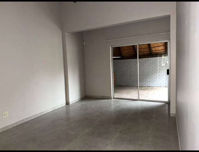 4 BEDROOM HOUSE FOR SALE IN GEELHOUTPARK